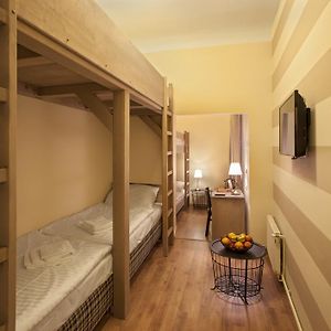 6 Bed Dormitory Room Room